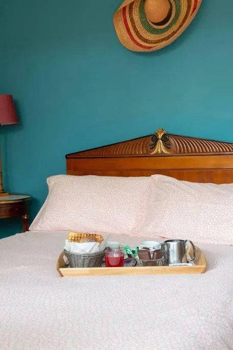 Santa Clara Garden Bed & Breakfast Naples